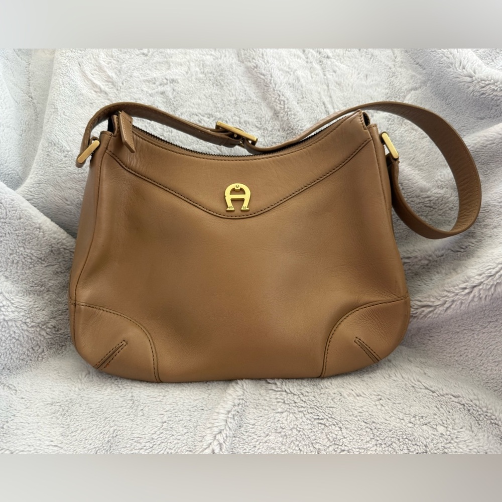 Etienne Aigner Brown Leather Shoulder Bag with Gold Hardware - Picture 1 of 15